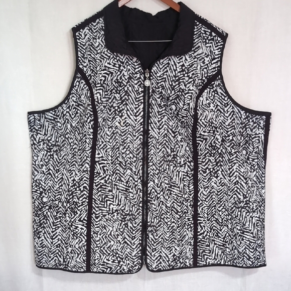 Handmade Jackets & Blazers - Handmade Quilted Reversible Zip Vest Black White Geometric Pattern Plus Size